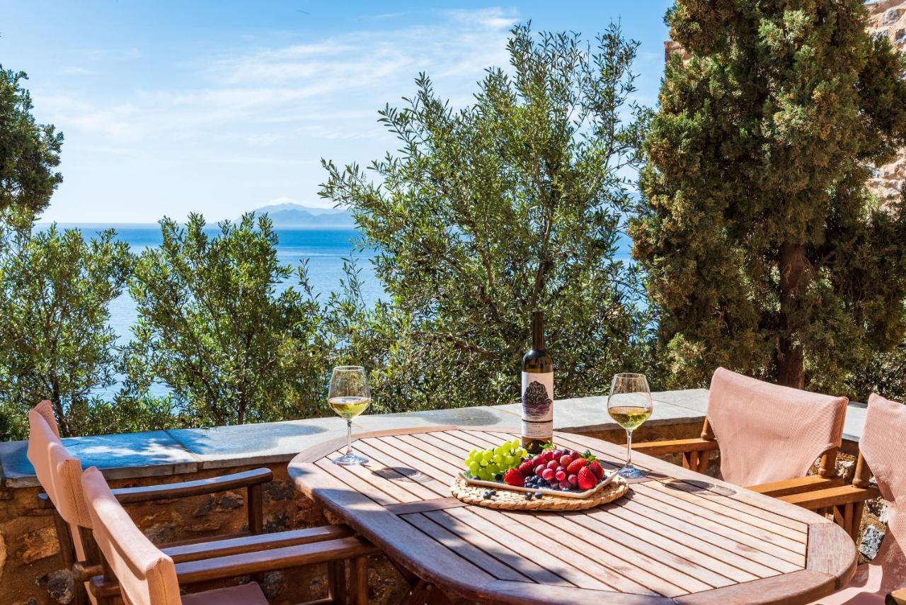 Kyklamino Castlehouse Villa Monemvasía Екстериор снимка